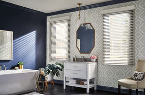 Wandtilt outsidemount white Bathroom Fauxwood Blinds